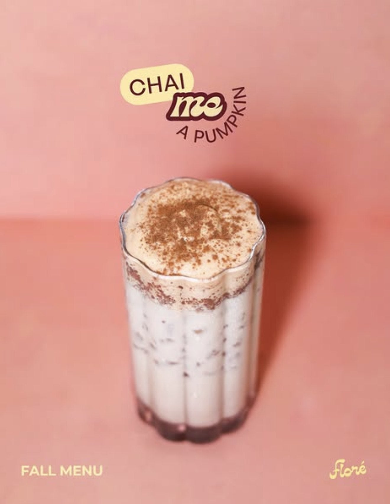 Chai me a Pumpkin, bebida del fall menu de Floré, con canela por encima